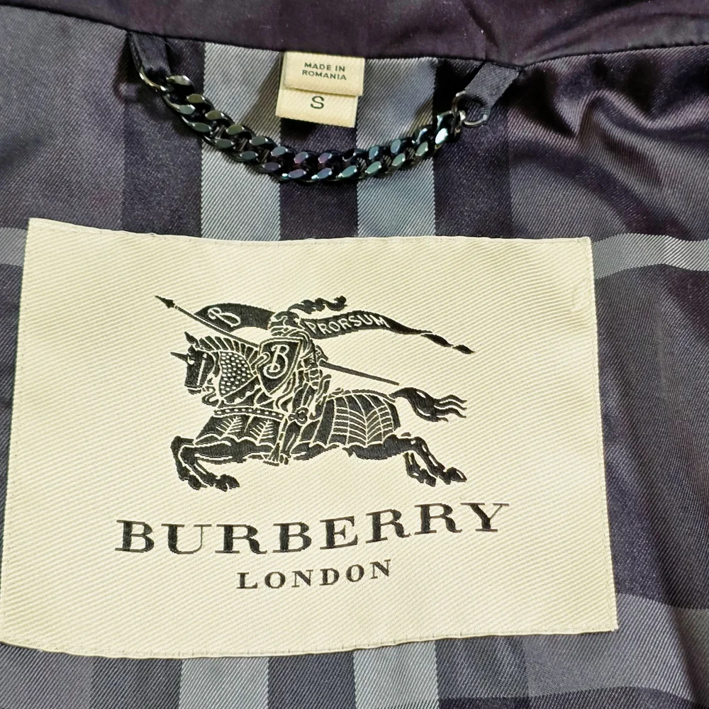 ✨️ Burberry Hooded Jacket  ✨️ - Picture 15 of 16